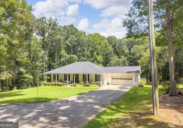 Single family home for sale at 612 Rockyford Rd, Carnesville, GA 30521 | MLS# 10828318