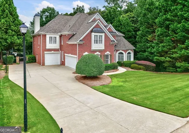 Photo 3 of Mansion for sale at 8615 Moor Park Run, Duluth, GA 30097 | MLS# 10847641 | Listing updated on 2026-09-18