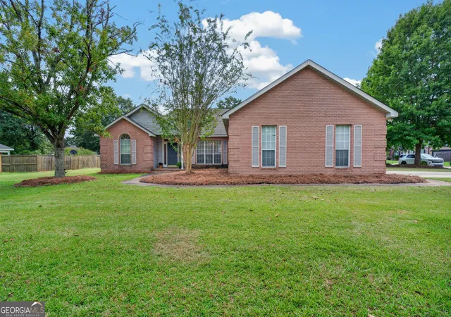 Photo 2 of Single family home for sale at 107 Ivey Ct, Warner Robins, GA 31088 | MLS# 10848309 | Listing updated on 2026-09-17