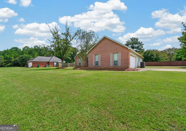 Photo 3 of Single family home for sale at 107 Ivey Ct, Warner Robins, GA 31088 | MLS# 10848309 | Listing updated on 2026-09-17