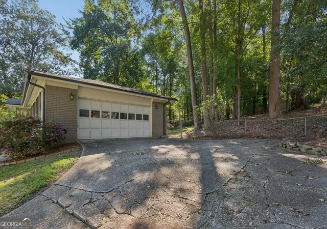 Photo 3 of Single family home for sale at 3195 Ann Rd, Smyrna, GA 30080 | MLS# 10842769 | Listing updated on 2026-09-09