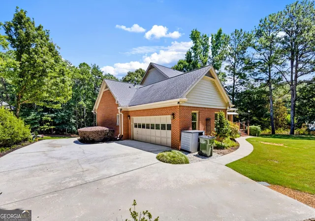 Photo 3 of Single family home for sale at 1580 Winding Crk Cir, Snellville, GA 30078 | MLS# 10807435 | Listing updated on 2026-09-14