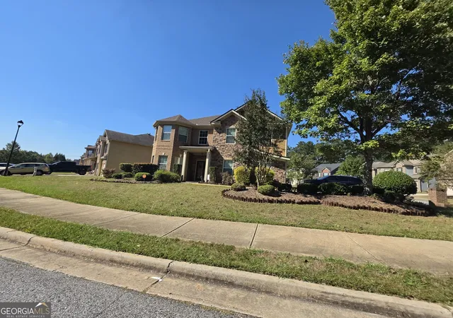 Photo 4 of Single family home for sale at 7502 Bowhead Ct, Fairburn, GA 30213 | MLS# 10874343 | Listing updated on 2026-10-27