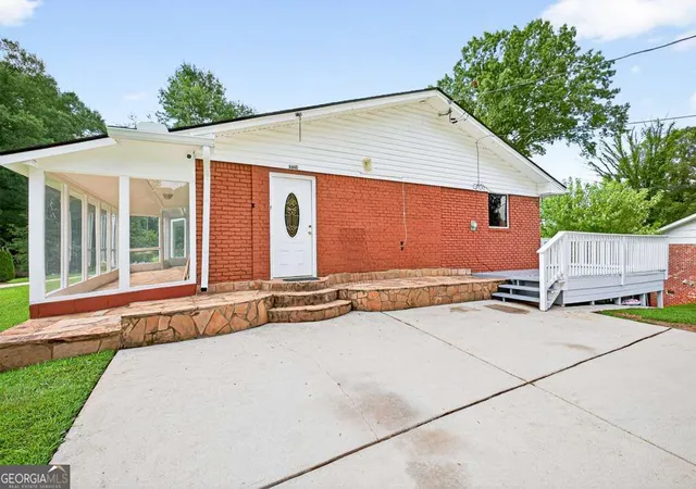 Photo 3 of Single family home for sale at 3724 Chavers Pl, Stone Mountain, GA 30083 | MLS# 10841201 | Listing updated on 2026-09-08