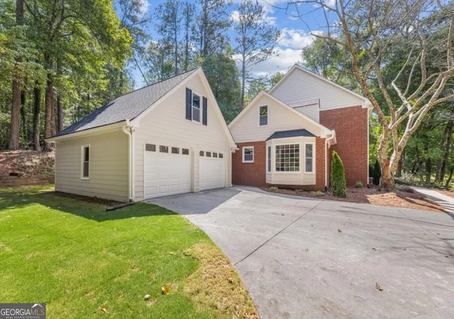Photo 3 of Single family home for sale at 3442 Johnson Fry Rd Ne, Roswell, GA 30075 | MLS# 10850834 | Listing updated on 2026-10-07