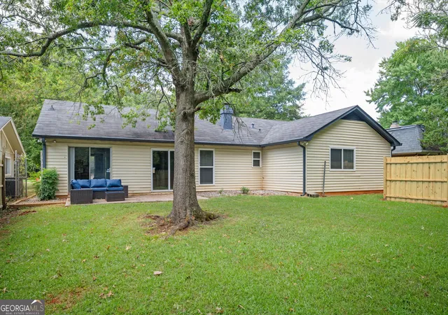 Photo 3 of Single family home for sale at 1130 Mannbrook Dr, Stone Mountain, GA 30083 | MLS# 10835688 | Listing updated on 2026-10-09