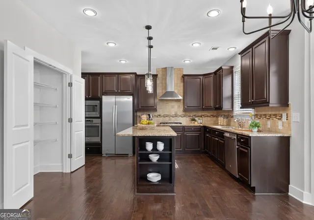 Photo 3 of Single family home for sale at 3950 Estates Path, Cumming, GA 30040 | MLS# 10807856 | Listing updated on 2026-09-18