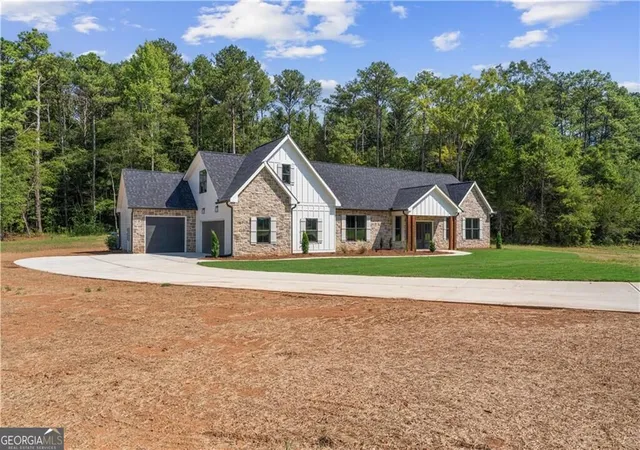 Photo 1 of Sale Pending at 108 Cline Dr Sw, Cartersville, GA 30120 | MLS# 10839497 | Listing updated on 2026-09-19