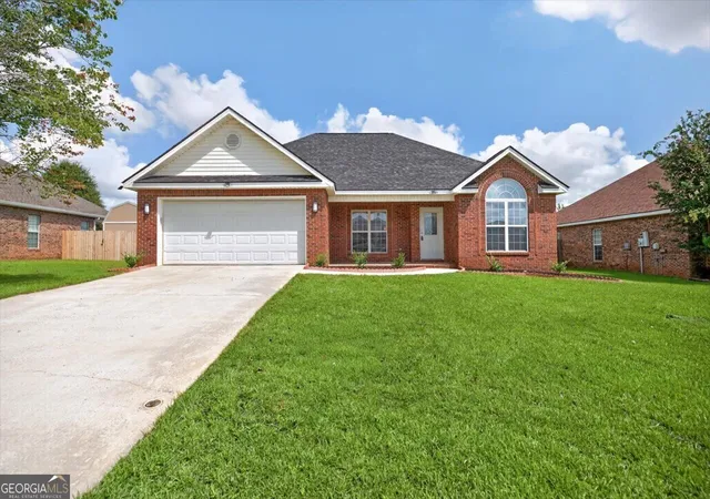 Photo 2 of Single family home for sale at 402 Sugarloaf Pkwy, Perry, GA 31069 | MLS# 10838892 | Listing updated on 2026-10-06