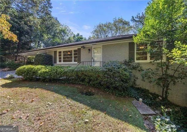 Photo 1 of Single family home for sale at 535 Valley Ln, Atlanta, GA 30328 | MLS# 10841928 | Listing updated on 2026-09-08