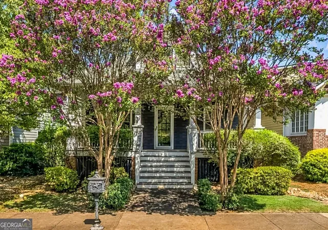 Photo 3 of Single family home for sale at 925 Margaret St, Hapeville, GA 30354 | MLS# 10837761 | Listing updated on 2026-09-18