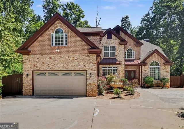 Photo 2 of Single family home for sale at 760 Links View Dr, Sugar Hill, GA 30518 | MLS# 10799019 | Listing updated on 2026-09-02