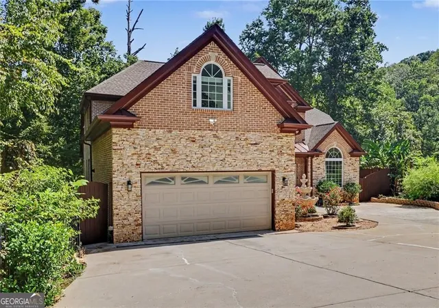 Photo 3 of Single family home for sale at 760 Links View Dr, Sugar Hill, GA 30518 | MLS# 10799019 | Listing updated on 2026-09-02