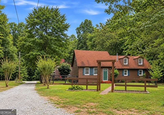Photo 2 of Single family home for sale at 5129 4th Colony Dr, Gainesville, GA 30504 | MLS# 10815245 | Listing updated on 2026-09-15