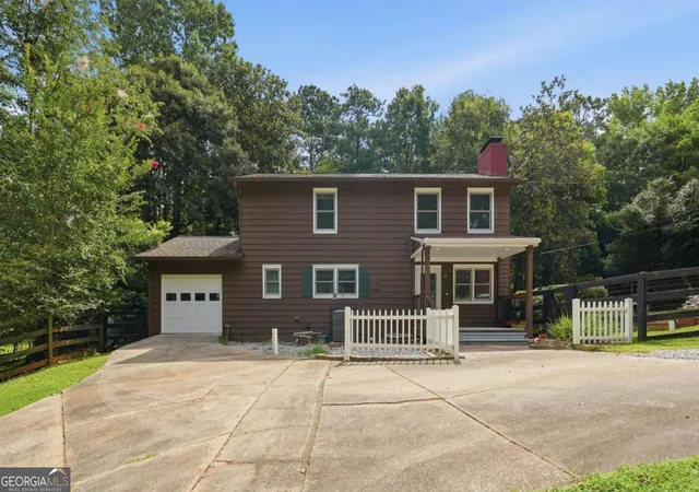 Photo 3 of Single family home for sale at 5129 4th Colony Dr, Gainesville, GA 30504 | MLS# 10815245 | Listing updated on 2026-09-15