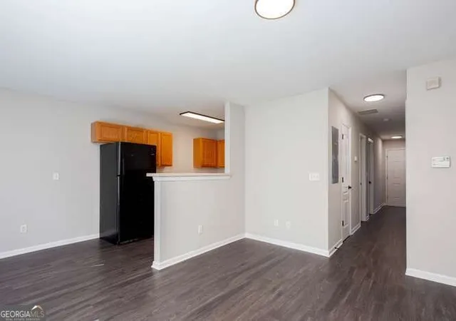 Listing Photo 5 - Condo for sale in building located at 7712 Autry Cir, Douglasville, GA 30134 - Unit #405