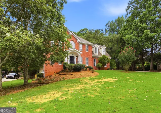 Photo 3 of Sale Pending at 2341 Weatherstone Cir Se, Conyers, GA 30094 | MLS# 10839443 | Listing updated on 2026-09-14