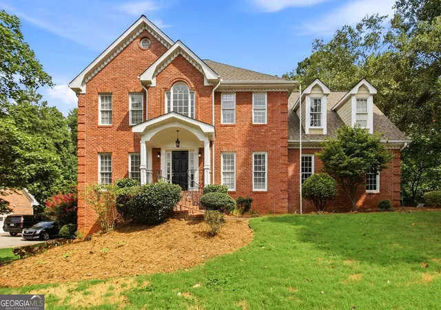 Photo 4 of Sale Pending at 2341 Weatherstone Cir SE, Conyers, GA 30094 | MLS# 10839443 | Listing updated on 2026-09-14