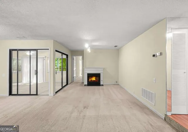 Photo 3 of Condo for sale at 14 Dunwoody Springs Dr, Sandy Springs, GA 30328 | MLS# 10830353 | Listing updated on 2026-09-13