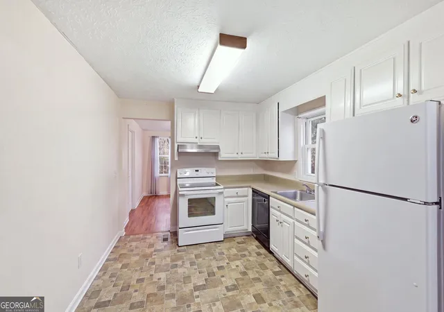 Photo 4 of Sale Pending at 520 Easy St, Toccoa, GA 30577 | MLS# 10875481 | Listing updated on 2026-10-28