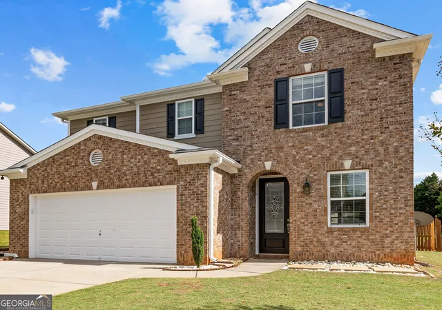 Photo 3 of Single family home for sale at 145 Paxton Pl, Newnan, GA 30263 | MLS# 10844063 | Listing updated on 2026-09-11