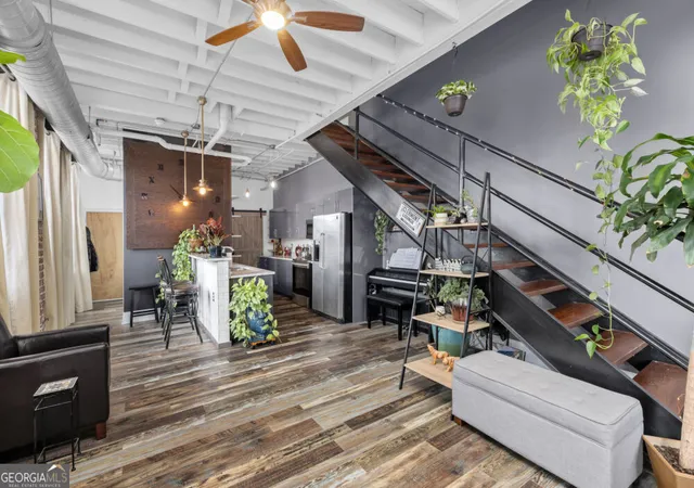 Listing Photo 1 - Condo for sale in building located at 158 Walker St SW, Atlanta, GA 30313 - Unit #1