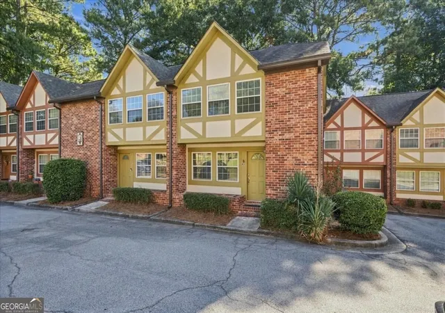 Photo 2 of Condo for sale at 2825 Northeast Expy #J4, Atlanta, GA 30345 | MLS# 10878311 | Listing updated on 2026-10-26