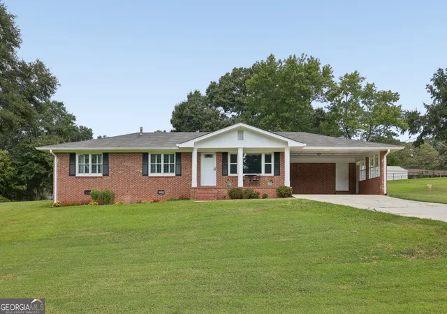 Photo 1 of Sale Pending at 2833 Crabapple Cir, Dacula, GA 30019 | MLS# 10839277 | Listing updated on 2026-09-14