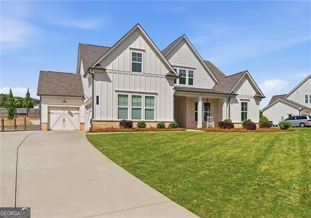 Photo 2 of Single family home for sale at 77 Wallace Dr, Winder, GA 30680 | MLS# 10841609 | Listing updated on 2026-09-09