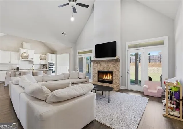 Photo 3 of Single family home for sale at 77 Wallace Dr, Winder, GA 30680 | MLS# 10841609 | Listing updated on 2026-09-09