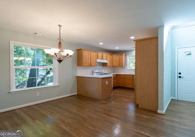 Photo 2 of Sale Pending at 819 Gaston, Atlanta, GA 30310 | MLS# 10843267 | Listing updated on 2026-10-04