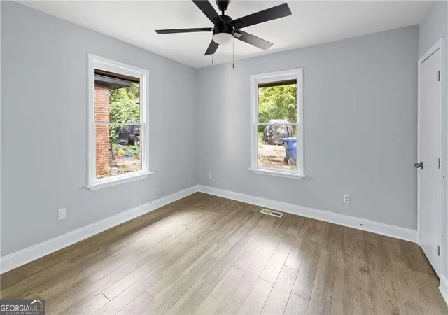 Photo 4 of Single family home for sale at 554 Lawton St SW, Atlanta, GA 30310 | MLS# 10850511 | Listing updated on 2026-10-06