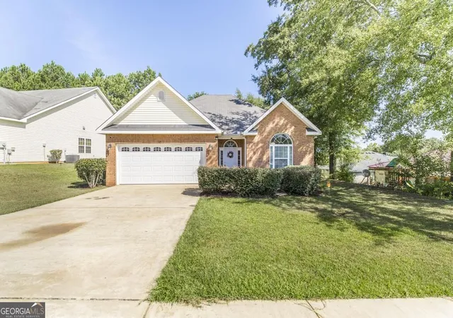 Photo 3 of Sale Pending at 105 Shiloh Ct, Macon, GA 31206 | MLS# 10842385 | Listing updated on 2026-09-15