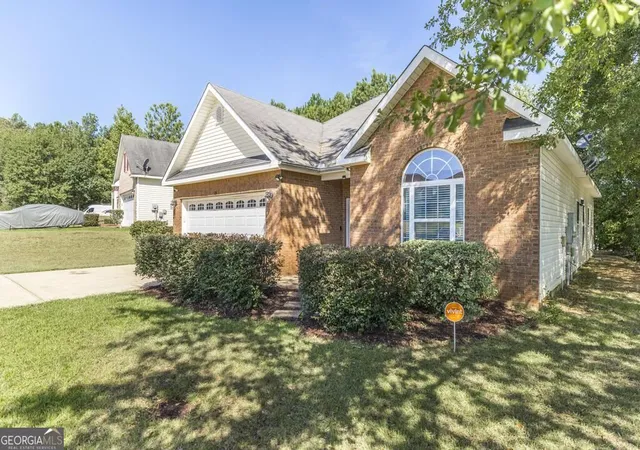 Photo 4 of Sale Pending at 105 Shiloh Ct, Macon, GA 31206 | MLS# 10842385 | Listing updated on 2026-09-15