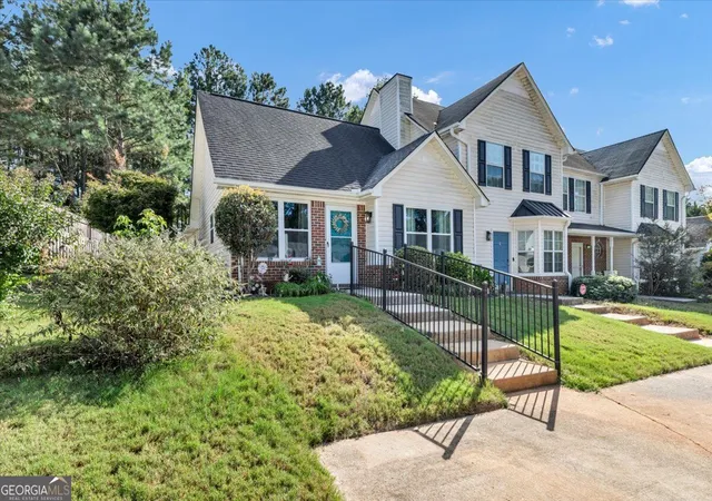 Photo 2 of Townhouse for sale at 137 Gentle Breeze Ct, Temple, GA 30179 | MLS# 10856446 | Listing updated on 2026-10-28