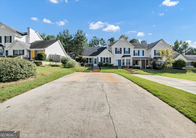 Photo 3 of Townhouse for sale at 137 Gentle Breeze Ct, Temple, GA 30179 | MLS# 10856446 | Listing updated on 2026-10-28