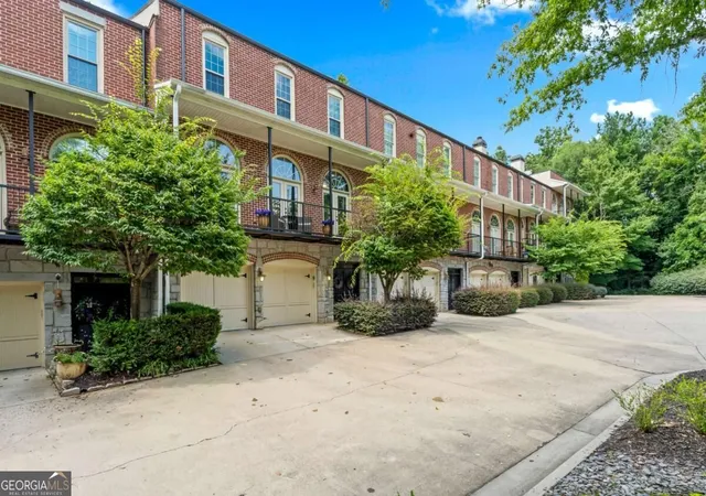 Townhouse for sale at 5512 Glenridge Dr #K, Atlanta, GA 30342 | MLS# 10843766