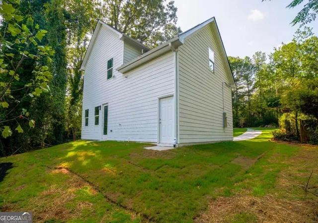 Photo 3 of Single family home for sale at 3257 Gifford St, Scottdale, GA 30079 | MLS# 10853439 | Listing updated on 2026-10-09