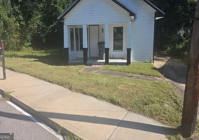 Photo 3 of Single family home for sale at 305 Colquitt St, Lagrange, GA 30241 | MLS# 10853470 | Listing updated on 2026-09-25