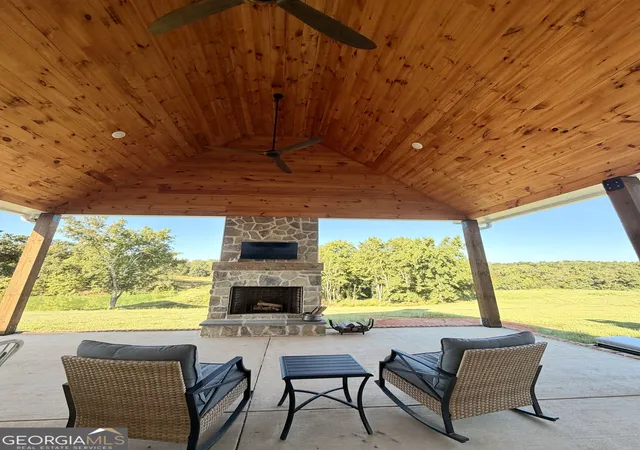 Photo 3 of Single family home for sale at 425 Vineyards Crk Church Rd, Comer, GA 30629 | MLS# 10844987 | Listing updated on 2026-09-26