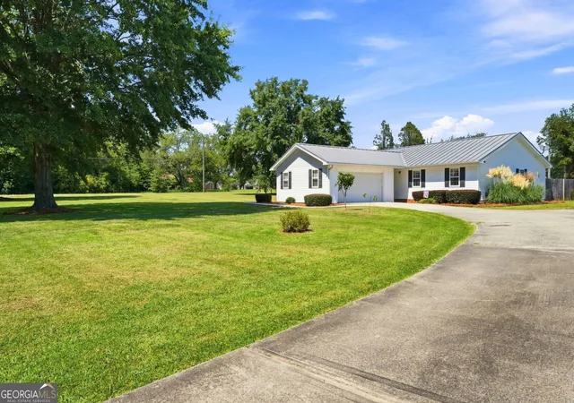 Photo 2 of Single family home for sale at 100 Old Hickory Rd, Byron, GA 31008 | MLS# 10844784 | Listing updated on 2026-09-11