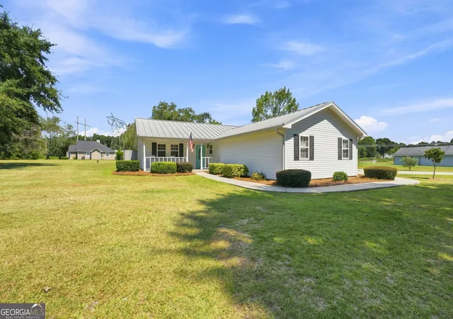Photo 4 of Single family home for sale at 100 Old Hickory Rd, Byron, GA 31008 | MLS# 10844784 | Listing updated on 2026-09-11