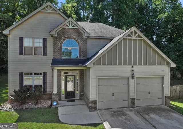 Photo 3 of Single family home for sale at 6127 Riddle Ct, Douglasville, GA 30134 | MLS# 10845197 | Listing updated on 2026-10-21