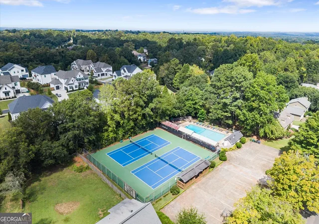 Photo 2 of Single family home for sale at 4916 Hawk Trl Ne, Marietta, GA 30066 | MLS# 10842369 | Listing updated on 2026-09-29