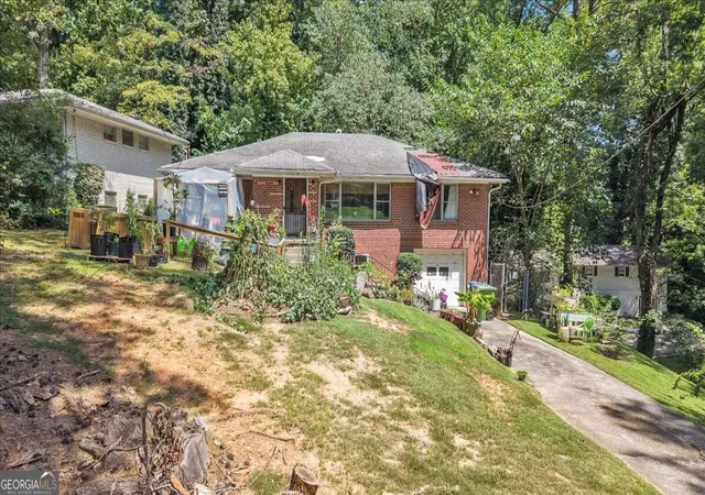 Photo 3 of Single family home for sale at 511 Collier Ridge Dr Nw, Atlanta, GA 30318 | MLS# 10840244 | Listing updated on 2026-09-23