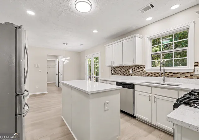 Photo 2 of Single family home for sale at 1128 Mitford Ln, Dacula, GA 30019 | MLS# 10876262 | Listing updated on 2026-10-30
