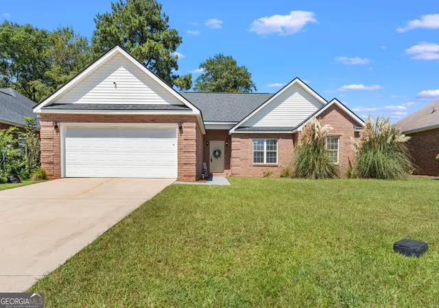 Photo 2 of Single family home for sale at 323 Links View Dr, Bonaire, GA 31005 | MLS# 10843060 | Listing updated on 2026-09-10