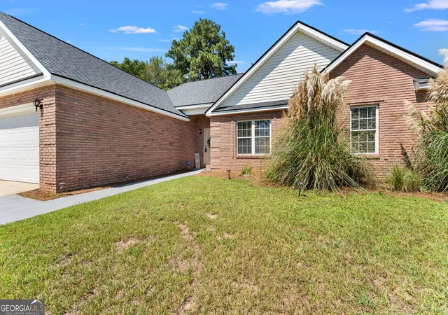 Photo 4 of Single family home for sale at 323 Links View Dr, Bonaire, GA 31005 | MLS# 10843060 | Listing updated on 2026-10-28