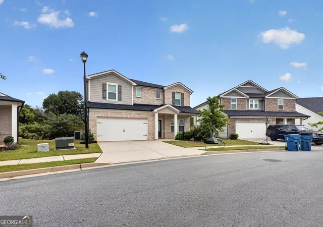 Photo 2 of Single family home for sale at 5911 Green Ash Ct, Braselton, GA 30517 | MLS# 10872512 | Listing updated on 2026-10-28