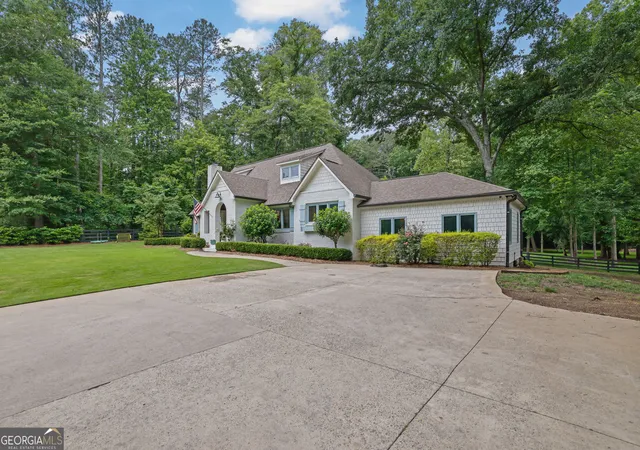 Photo 3 of Sale Pending at 14240 Birmingham Hwy, Milton, GA 30004 | MLS# 10838663 | Listing updated on 2026-09-16